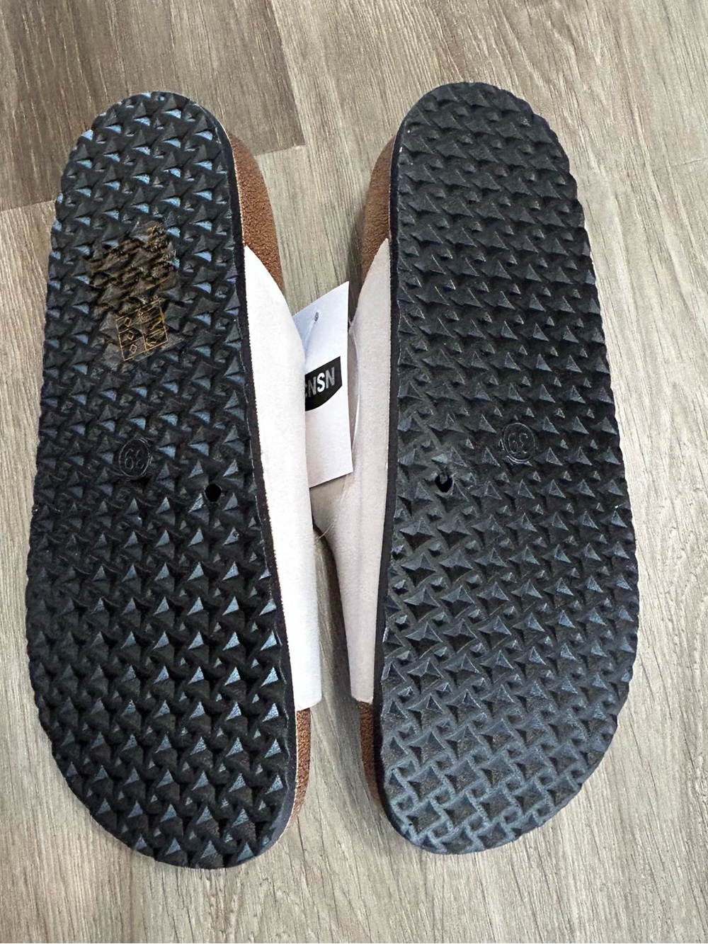 ❤️5 FOR $25❤️ Beige Double Buckle Slide Sandals Contoured Footbed Size 8.5 NWT - Picture 6 of 7